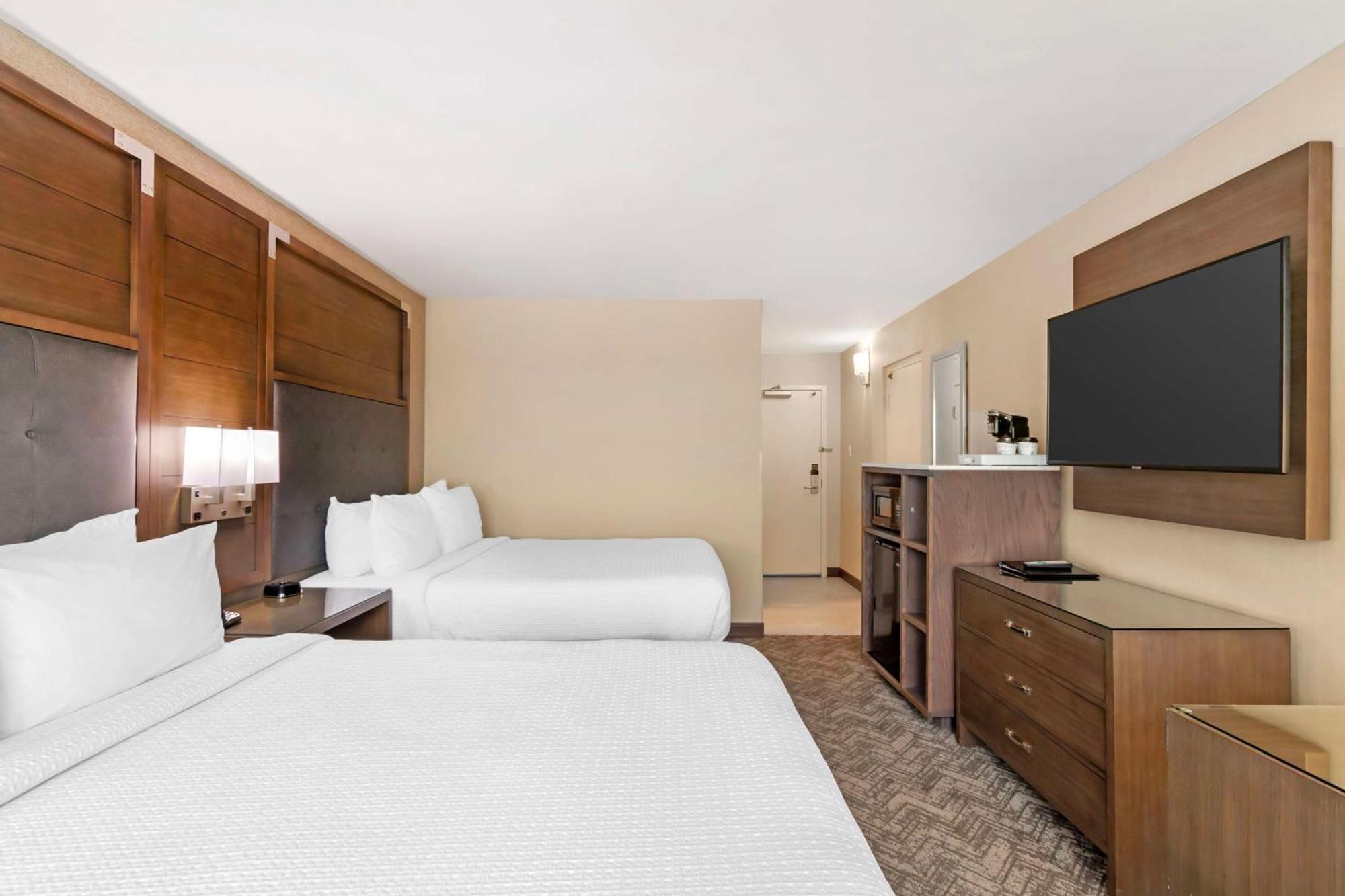 Best Western Premier Kansas City Sports Complex Hotel Exterior foto
