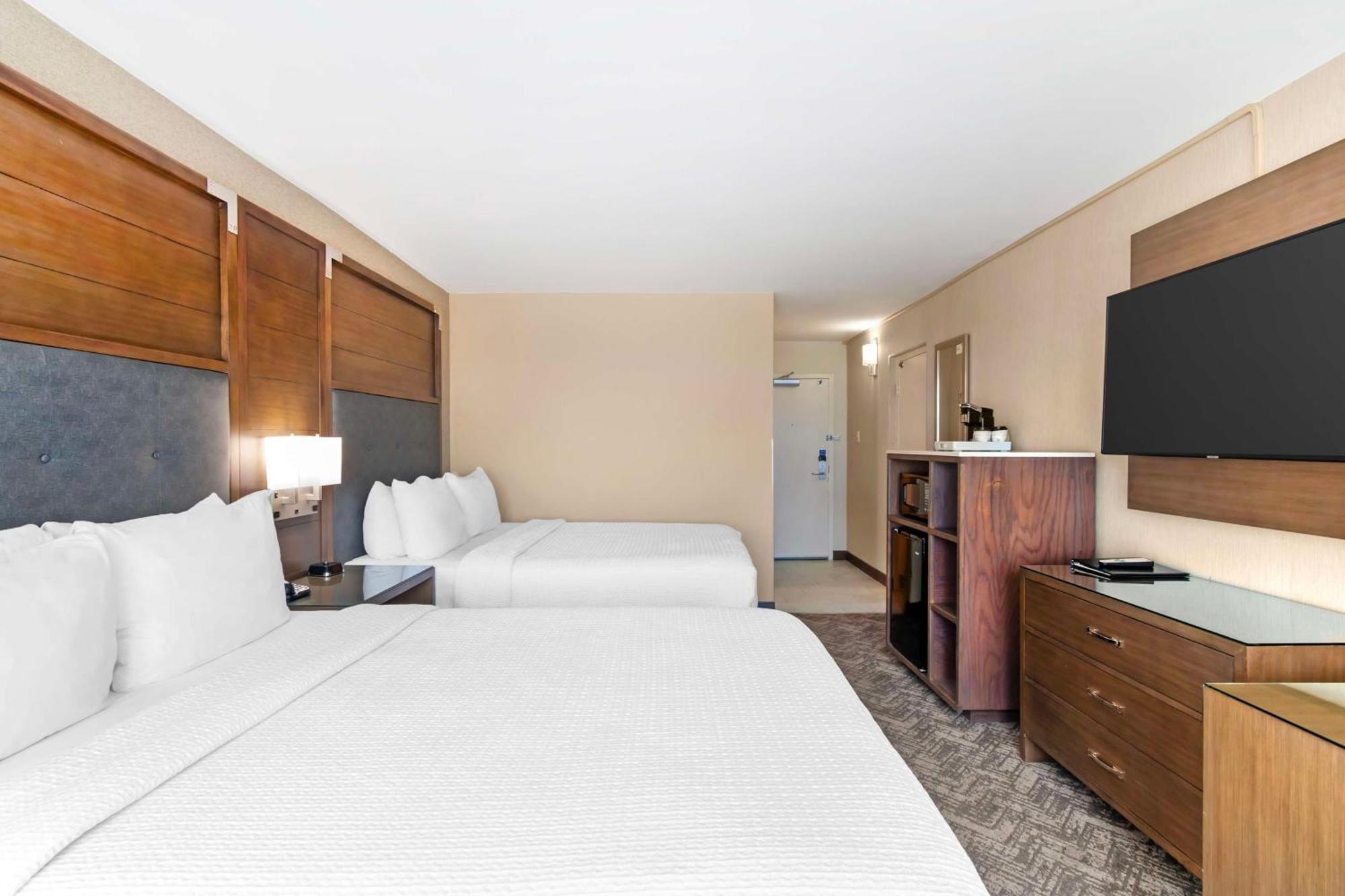 Best Western Premier Kansas City Sports Complex Hotel Exterior foto
