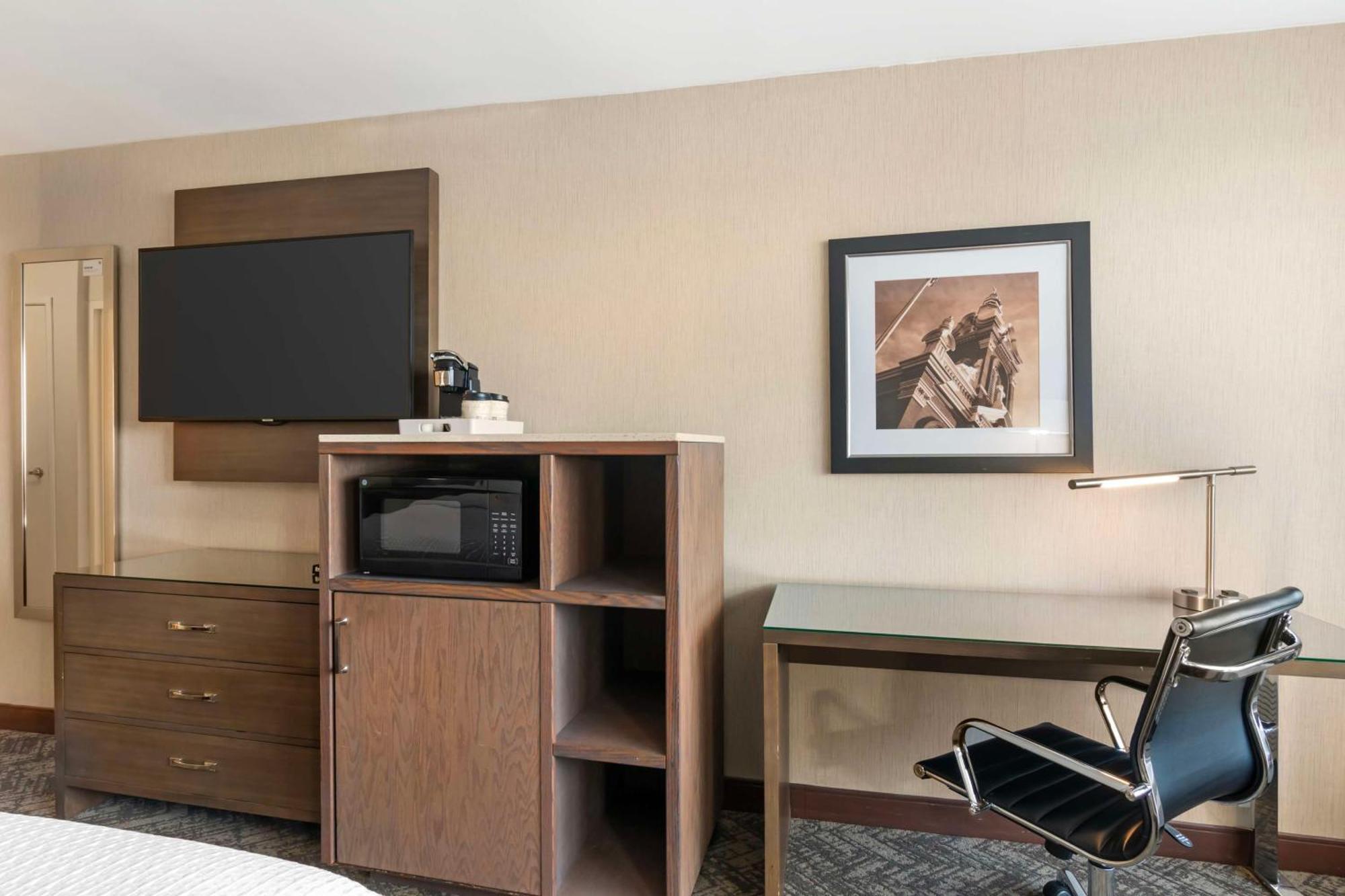Best Western Premier Kansas City Sports Complex Hotel Exterior foto