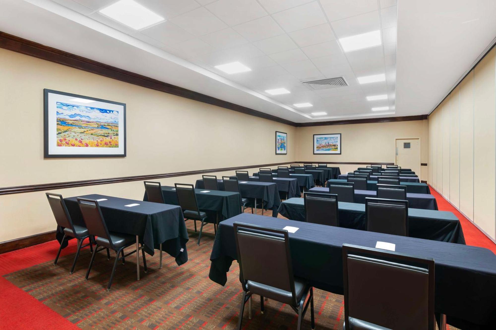 Best Western Premier Kansas City Sports Complex Hotel Exterior foto
