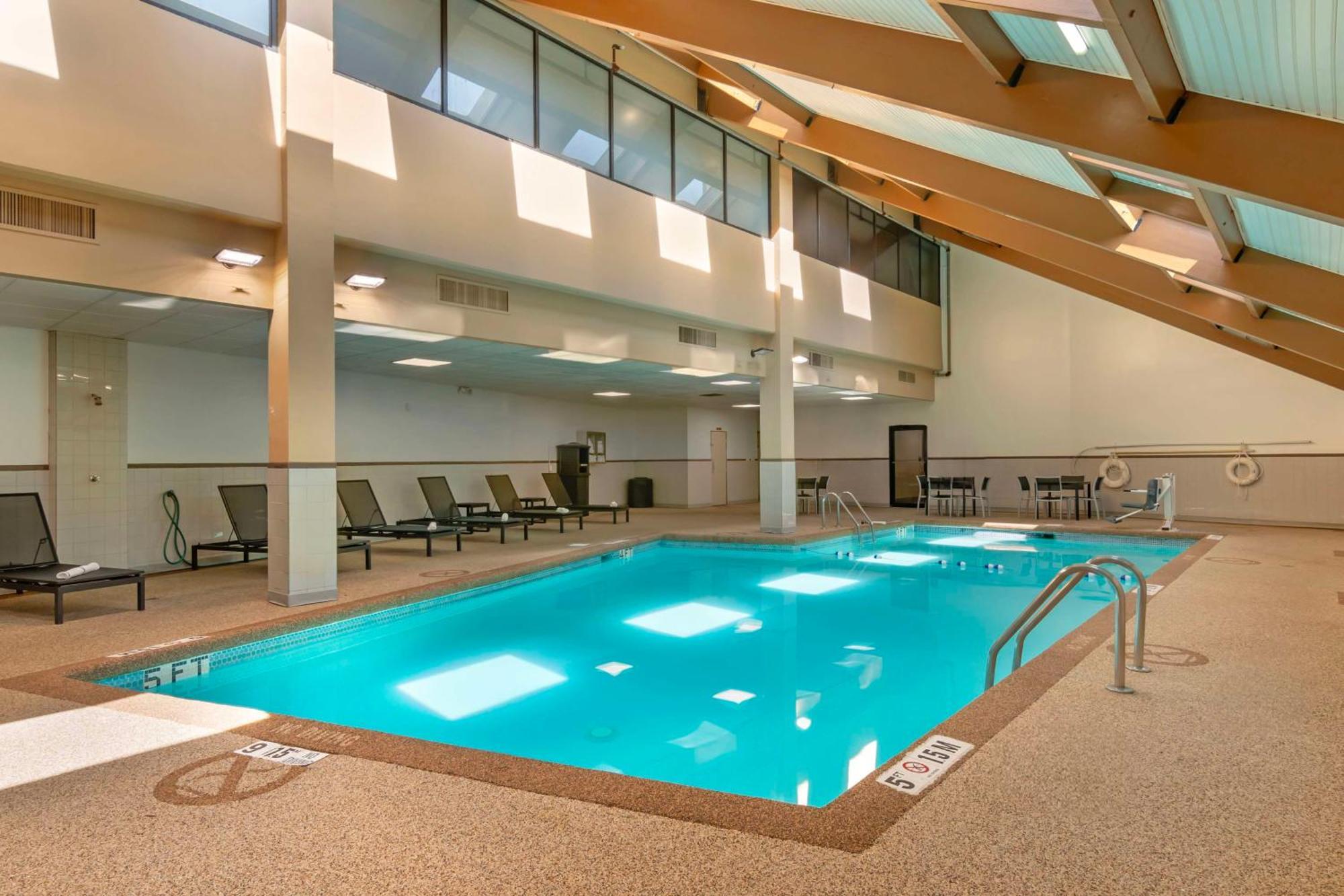 Best Western Premier Kansas City Sports Complex Hotel Exterior foto