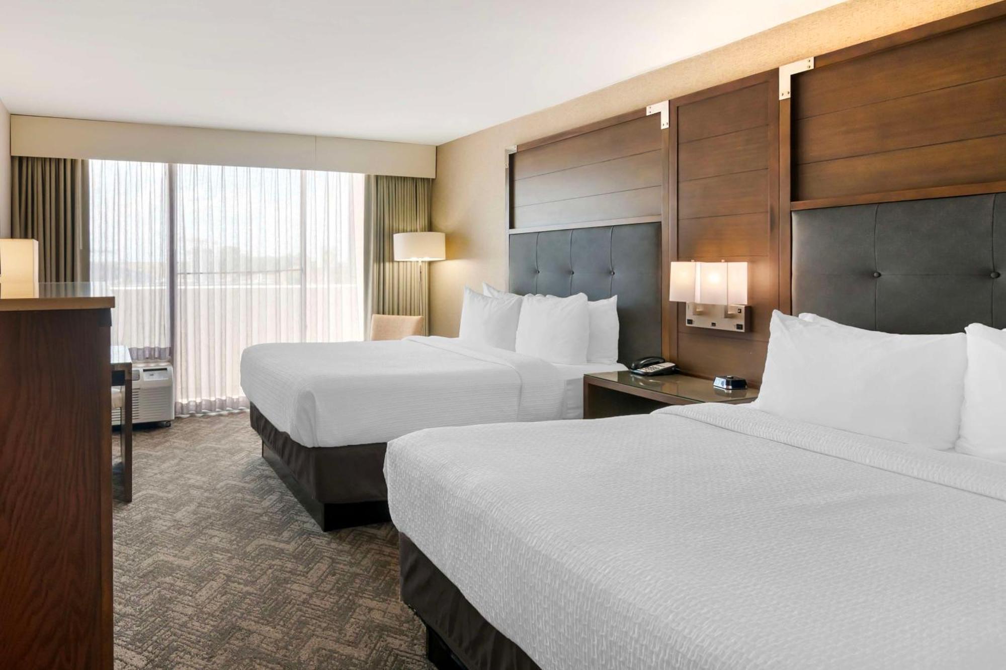 Best Western Premier Kansas City Sports Complex Hotel Exterior foto
